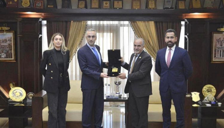 سفير جمهورية قبرص يزور جامعة عمان الأهلية