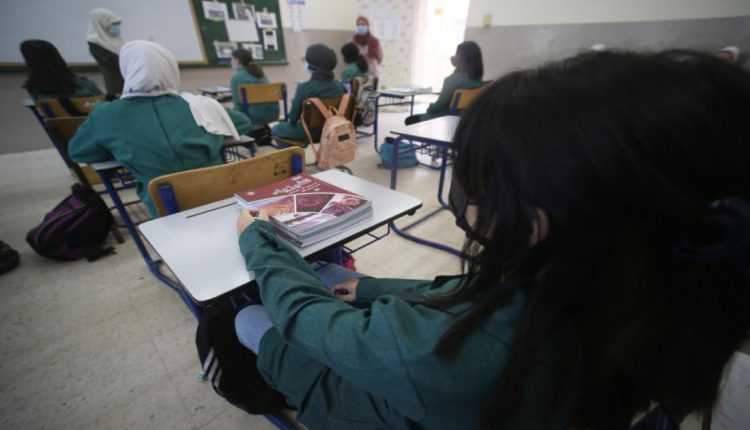 تراجع أنظمة التعليم في الأردن بفعل جائحة كورونا