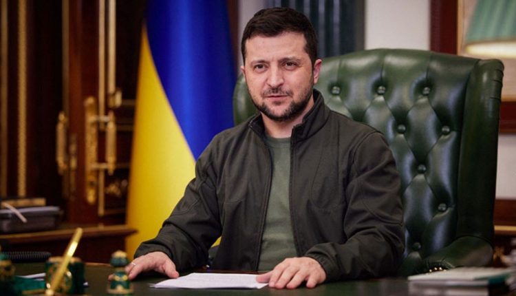الرئيس الأوكراني يفرض عقوبات على 198 شخصية