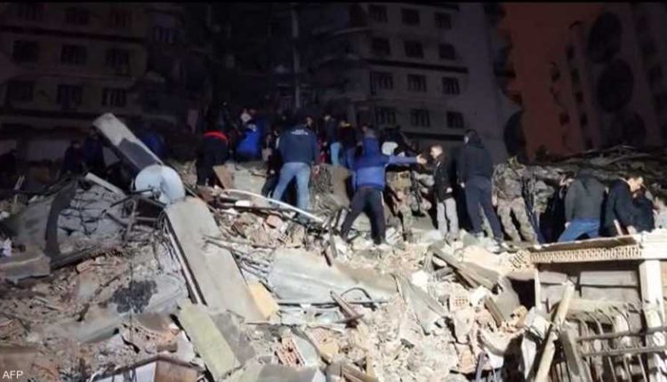 1498 قتيلاً و8533 مصابا جراء الزلزال المدّمر في تركيا