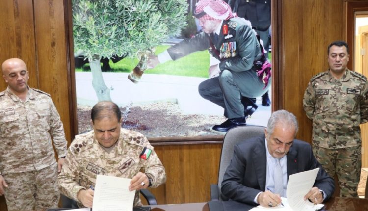 مذكرة لتعزيز التعاون بين الدفاع الوطني و عمان الأهلية