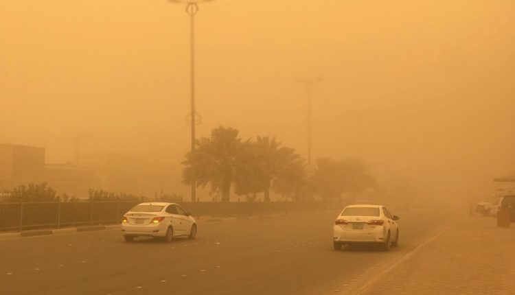 الأرصاد بمنخفض جوي قادما عبر الاراضي المصرية و انقلاب جوي حاد