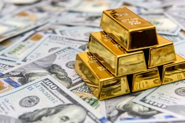 ارتفاع الدولار يتسبب بتراجع أسعار الذهب عالمياً