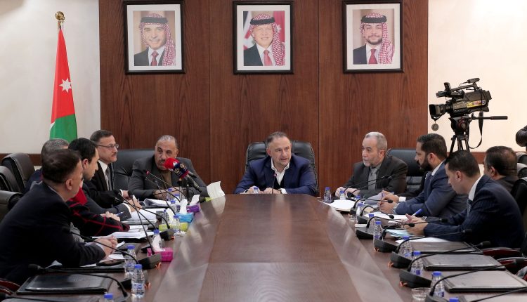 الاقتصاد النيابية تناقش سياسة صندوق استثمار أموال الضمان.