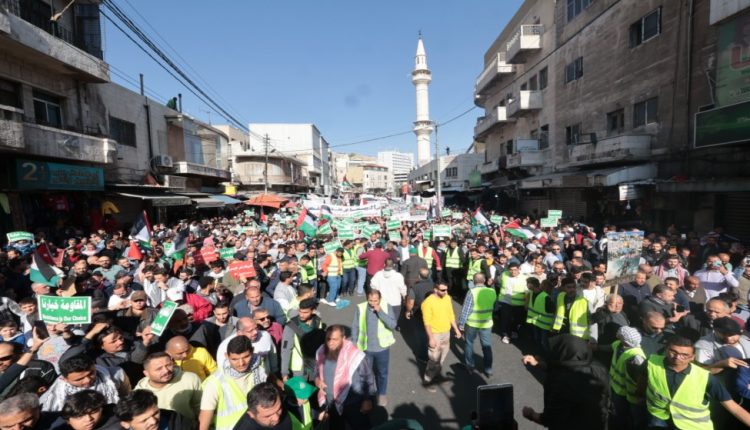 مسيرات حاشدة في وسط البلد تنديدًا بعدوان الاحتلال على غزة