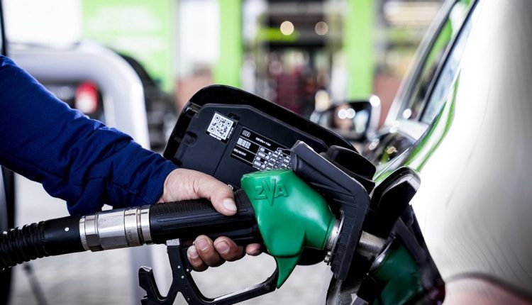 توقعات بارتفاع أسعار البنزين وانخفاض الديزل