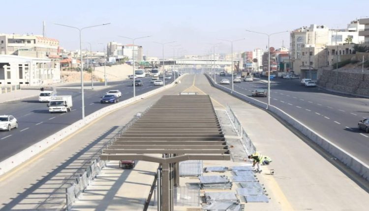 الحكومة: “تأخر” طرح عطاء تصميم المرحلة 2 من مشروع حافلات التردد السريع في عمّان