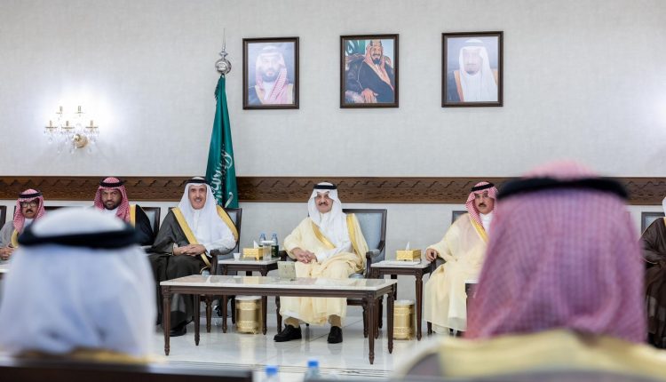 استقبل أعضاء الجمعية السعودية لكتاب الرأي *أمير الشرقية: للرأي أهميته خاصة إذا كان نابعاً من مسئولية وحرص على المصلحة العامة*