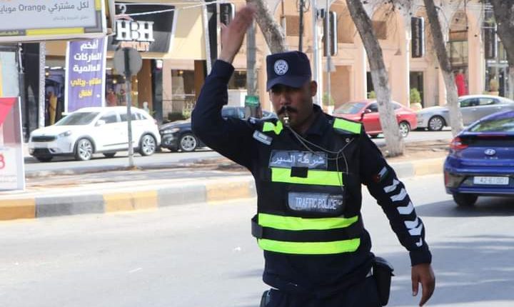 إصابات متوسطة في حوادث طرق بالأردن وضبط مركبة مسرعة على طريق شويعر – الأزرق