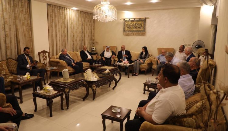 رئيس المجلس المركزي الميثاق يلتقي بفعاليات شعبية في مرج الحمام