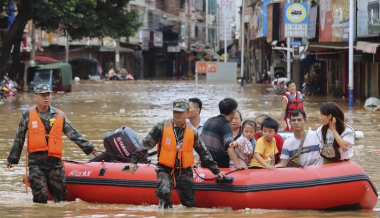 11 قتيلاً و 30 مفقوداً جراء انهيار جسر بسبب الأمطار الغزيرة بالصين