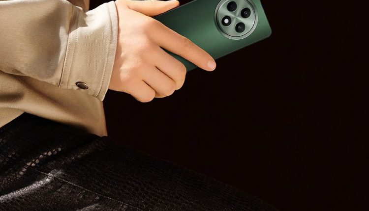 أوبو تطرح Reno12 F 5G: اختيارك الأول لهاتف الذكاء الاصطناعي وقدراته في تصوير البورتريه مع تصميم أنيق، ومتانة مذهلة، وإمكانية اتصال منقطعة النظير