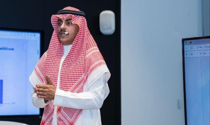 السعودي سعيد الأكلبي صاحب فكرة جواز اليوم الوطني – لفة وطن