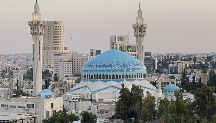 الجمعة يكون الطقس لطيف في أغلب مناطق المملكة ودافئا في الأغوار والعقبة