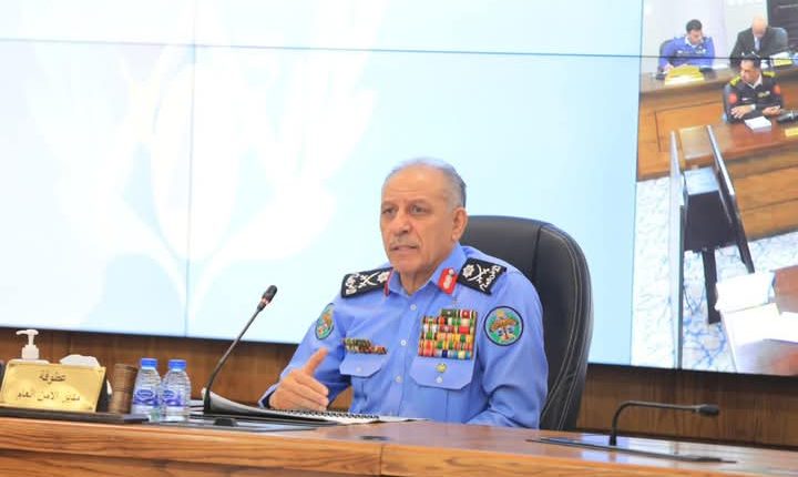 مدير الأمن العام يحاضر في كلية الدفاع الوطني الملكية الأردنية