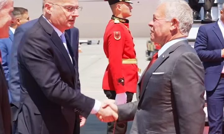الملك يصل ألبانيا لعقد لقاءين مع الرئيس الألباني ورئيس الوزراء