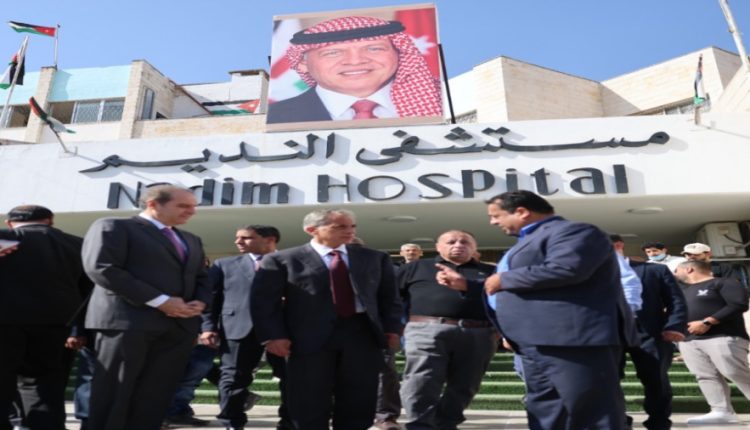 رئيس الوزراء يوجه بالإسراع في استكمال توسعة قسم الطوارئ في مستشفى النديم وضع حجر الأساس لمستشفى الجديد صيف هذا العام