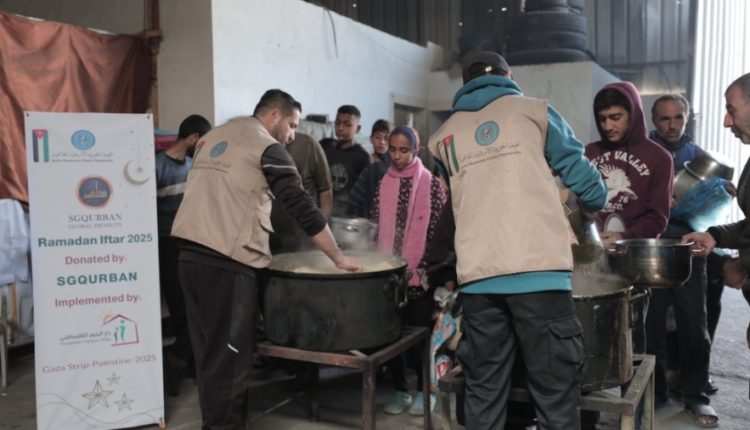 الاردن: “الخيرية الهاشمية” مستمرون بتقديم الوجبات لأهالي غزة رغم إغلاق المعابر