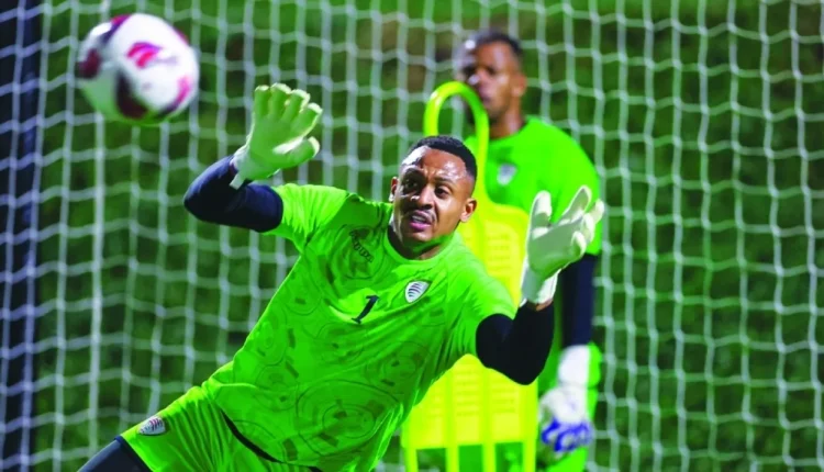 رسميا .. استبعاد حارس منتخب عُمان بسبب الإصابة