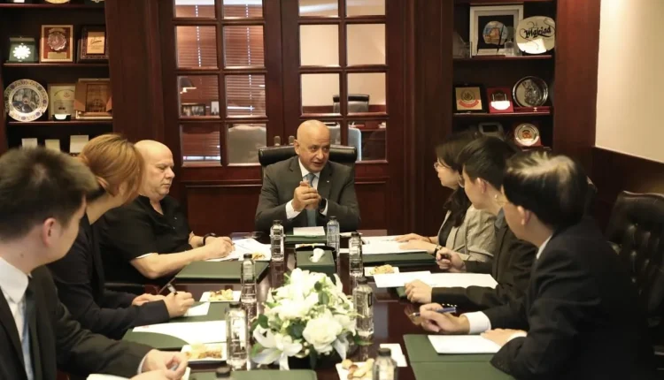 رئيس غرفة تجارة الأردن يدعو الشركات الصينية إلى الاستثمار في الأردن