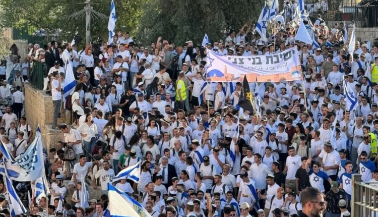 انطلاق مسيرة الأعلام بالقدس واستنفار أمني إسرائيلي وتحذير فلسطيني