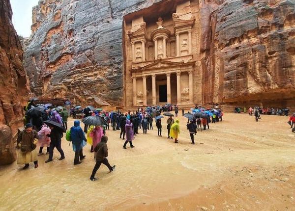 مفوض في سلطة إقليم البترا: لا صحة لفقدان سياح بالموقع الأثري