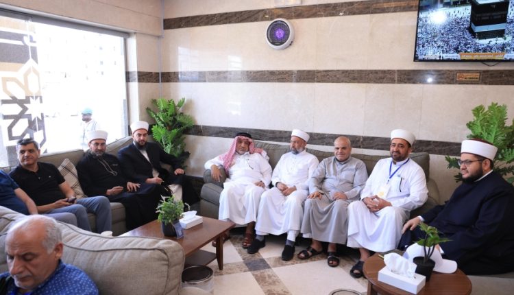 وزير الأوقاف يلتقي ممثلي بعثة دائرة الإفتاء في المدينة المنورة