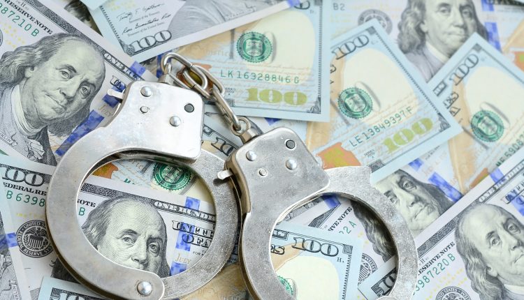 الأردن: عصابة تستولي على ملايين الدولارات عبر شركات تداول في البورصات والأسواق المالية