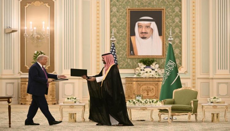 السعودية واشنطن توقعان صفقة أسلحة بـ142 مليار دولار