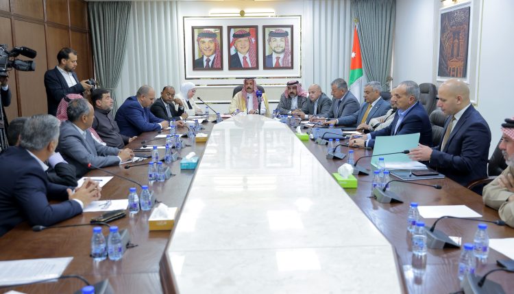 “النقل النيابية ” تنهي أزمة شاحنات الفوسفات العالقة منذ خمس سنوات وتؤكد ايجاد حل يحقق العدالة ويعزز كفاءة النقل