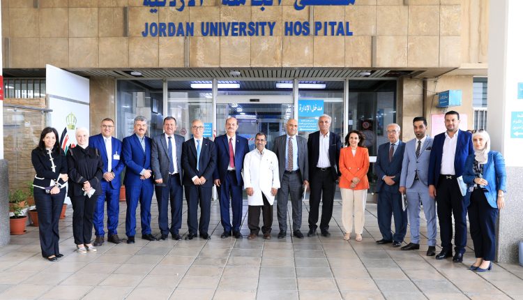 “الصحة النيابية” تطلع على خدمات مستشفى الجامعة