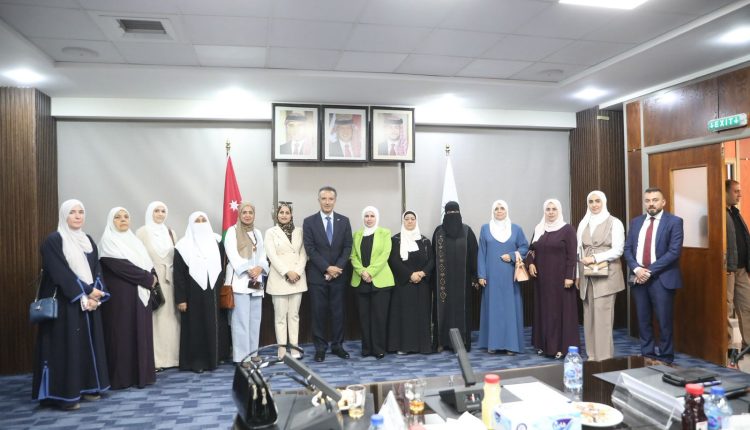 “المرأة النيابية” تزور سلطة إقليم العقبة