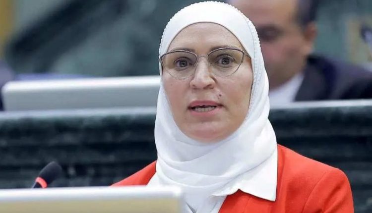 الجراح تتفقد جمعية لذوي الاحتياجات الخاصة وتستمع لمطالبهم لنقلها تحت قبة البرلمان