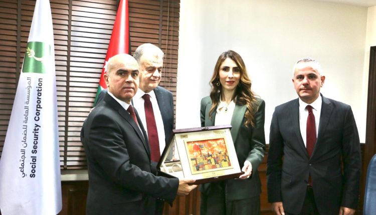 مؤسسة الضمان تستقبل وفداً فلسطينياً