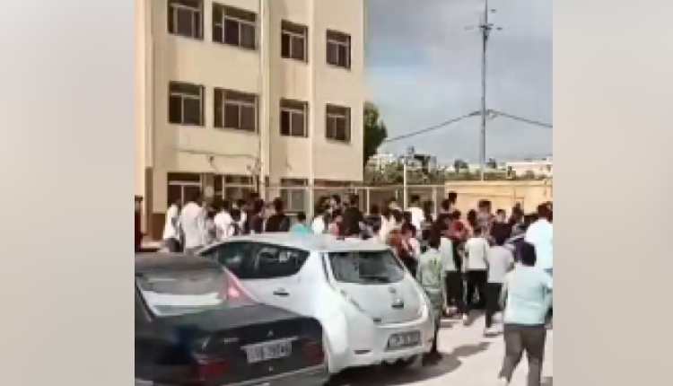اربد: مشاجرة طلابية تمتد إلى الشوارع وتتسبب بأضرار للممتلكات