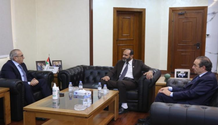 وزير الأشغال: الأردن يسخر امكاناته لإعادة إعمار سوريا