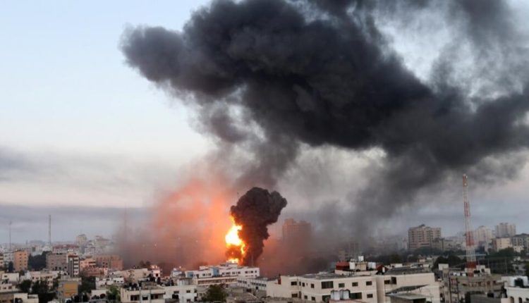 إعلام عبري: انفجارات ضخمة شمالي “إسرائيل” جراء الصواريخ الإيرانية