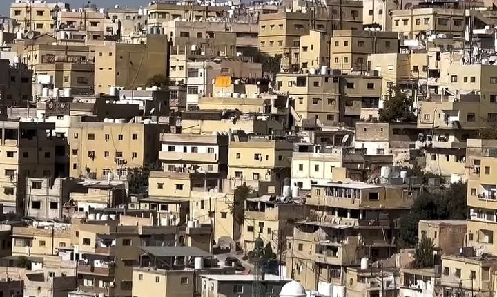 الاحد انخفاض على درجات الحرارة وطقس حار نسبي في المرتفعات والسهول وحار في البادية والأغوار والعقبة