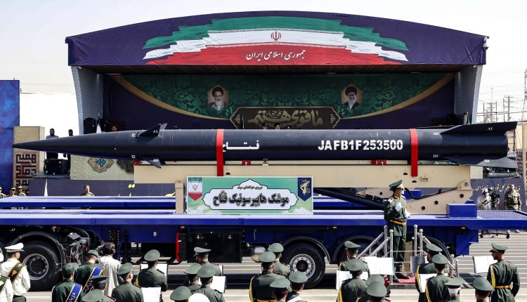 ايران…صاروخ “فتاح” .. رسالة إيرانية تفوق سرعة الصوت تهز “إسرائيل”