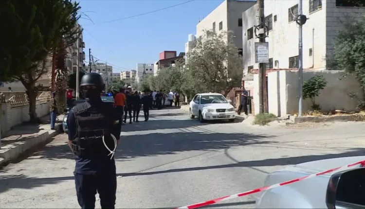 الأمن العام: إصابة ثلاثة أشخاص بسقوط جسم على منزل في إربد وحالتهم حسنة