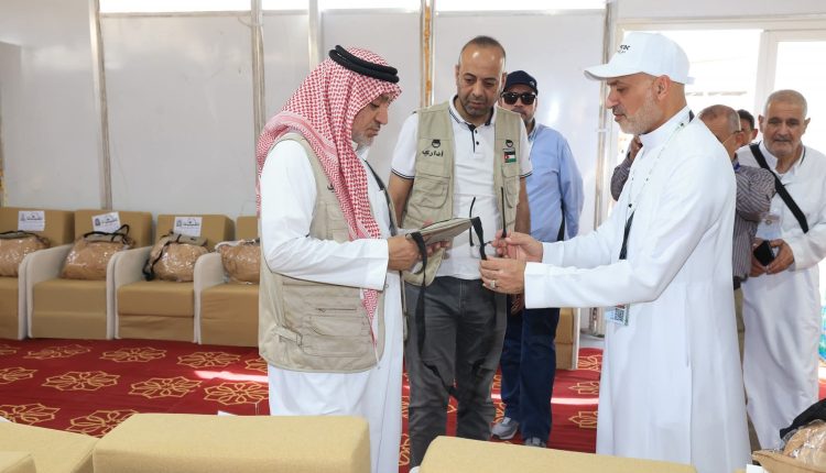 بالصور ..وزير الأوقاف يطلع الوفد الإعلامي على جاهزية مخيمات الحجاج بعرفات ومنى