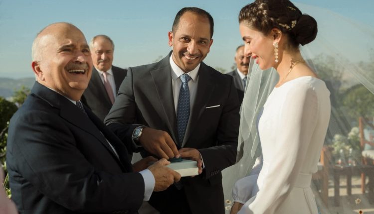 عقد قران الآنسة زين الشرف ناصر جودة على الدكتور الشرايعة