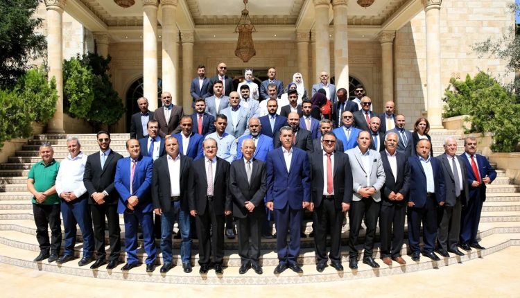 رئيس الديوان الملكي يلتقي فعاليات شعبية وشبابية ونسائية ورياضية من أبناء لواء بني كنانة