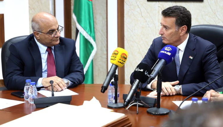 الصفدي: نتبنى كافة مطالب مجلس نقابة الصحفيين لتحسين أوضاع منتسبيها