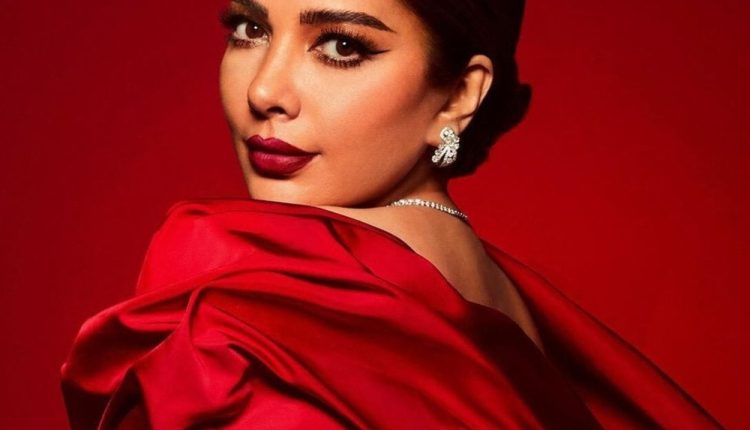 الفنانة أصالة تستعد لـ«حفل الكويت» بأجواء حماسية