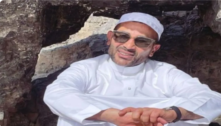 الفنان أحمد سعد يظهر بلا وشم استعدادا لحج هذا العام