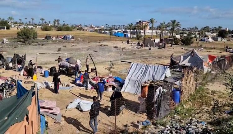 الاحتلال الإسرائيلي يقتل مزيدا من منتظري المساعدات ويقصف خياما تؤوي نازحين بخان يونس