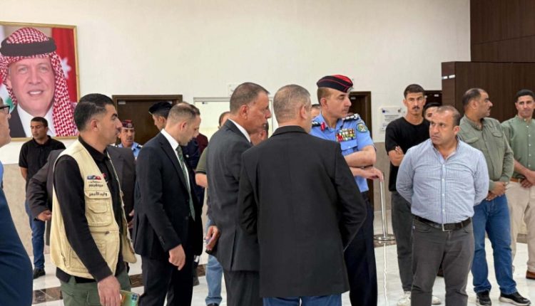 وزير الداخلية يزور مركز حدود جابر ويوجه المعنيين إلى مراجعة رحلة المسافر