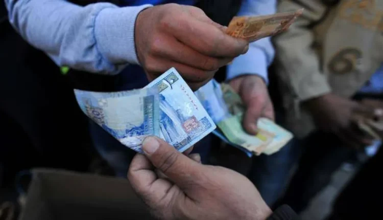 يواجه 40 % من الأردنيين مع بداية كل شهر أزمة مالية حتميةإذ تتزايد حاجاتهم إلى حد يفوق قدراتهم على تغطية النفقات الأساسية