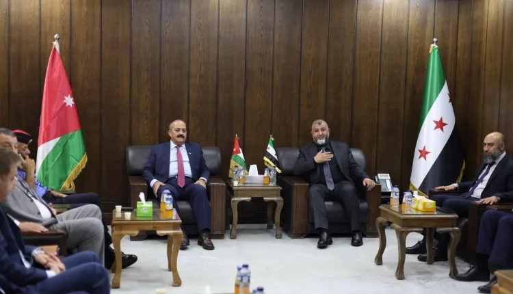 محافظ درعا يستقبل وفدًا أردنيًا رسميًا